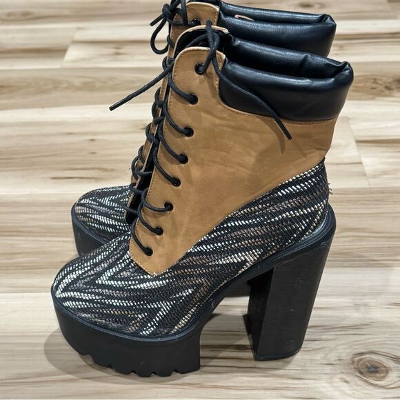Azalea Tan Black Platform Boots Women’s 8.5 - Picture 3 of 6